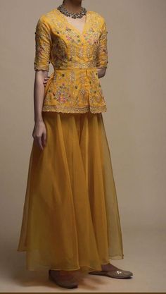 Cultural Wear, Embellished Crop Top, Kalki Fashion, Palazzo Suit, Casual Indian Fashion, Embroidered Crop Tops, Fancy Blouses, Fancy Blouse Designs, Stylish Dress Designs