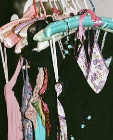 Jeanne Paquin, Ocean Tropical, Future Of Fashion, Fancy Nancy, Fashion Guide, Summer Nature, Oui Oui, Carrie Bradshaw, Soft Grunge