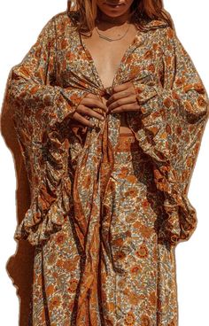 70s Style Clothing, Sleeve Aesthetic, Free Spirit Style, Clothing Vintage, 70s Style, Wrap Top, Vintage Silk, Free Spirit, Bell Sleeve