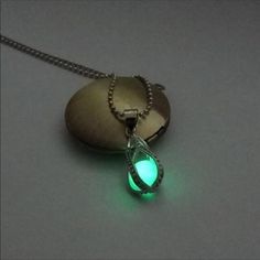 Super Cute Glow In The Dark Metal Necklace. Glows Green. Luminous Silver Jewelry For Party, Silver Glow In The Dark Jewelry For Party, Luminous White Jewelry For Party, Silver Glow-in-the-dark Jewelry For Party, Green Luminous Jewelry For Party, Luminous Green Jewelry For Party, Orb Pendant Light, Glowing Necklace, Caged Necklace