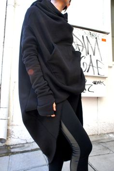 Asymmetric Hoodie, Vetements Shoes, Fashion Challenge, Extra Long Sleeves, Style Challenge, Dark Fashion, Wearing Black, Extra Long