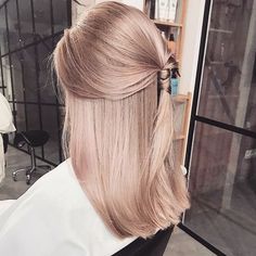 Rose Blonde, Beige Hair, Grunge Hair, Hair Color Trends, Blonde Hair Color, Hair Dos, Balayage Hair