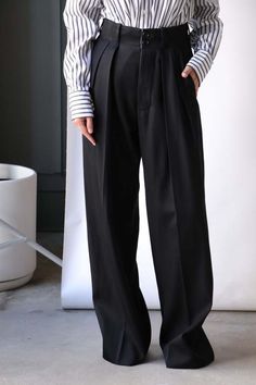 Pleated wide leg pants. high rise double pleated button fastening closure belt loops. side slip pockets and back buttoned pockets.    - relaxed fit we suggest ordering a smaller size than your usual one.  - 65% viscose 35% cotton   - lining: 100% cotton  - made in italy Black Pleated Full Length Wide Leg Pants, Luxury Pleated Black Pants, Black Pleated Full-length Bottoms, Black Pleated Full-length Pants, Black Wide-leg Dress Pants With Button Closure, Pleated Wide Leg Pants, Easy Tiger, Structured Bag, Pajama Pant