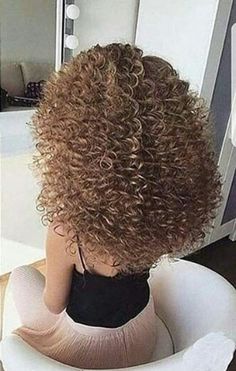 Ringlets Hair, Beehive Hair, Beautiful Curly Hair, Permed Hairstyles, Mid Length Hair, Big Hair, Perm