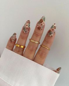 Cranberry Nail Color Designs, Mail Ideas For September, Disney100 Nails, Aesthetic Gel X Nails, Matte Gel X Nails, Nails August 2023 Trends, Floral Black Nails, Flower Themed Nails, March Nails 2023