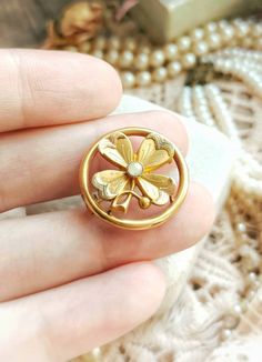 "Beautiful Antique French 18k Gold Four-leaf Clover Round Edwardian c1900s Lucky Charm Brooch, Gift for Woman or Man Size - approx. 22mm / 0,86\" in diameter Weight - 1,56gr  Brooch is in a great antique condition, very high quality, delicate and beautifully detailed, with four-leaf clover based in a circle frame.  Made of a 18k solid yellow gold with multi-tone accents in light rose gold and slightly green tone gold, with a natural seed pearl in the center. Very dainty and elegant! Rare unique Gold Brooches With Screw Back For Gift, Heirloom Gold Round Brooch, Gold Leaf Brooch For Gift, Beautiful Wedding Jewelry, Good Day To You, Circle Frame, Green Tone, Gold Pin, Light Rose