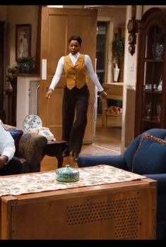 Family Matters. I dont own the rights to this. I just adding her putfits from every episode. Atleast the ones i liked 😂 Family Matters Laura Winslow, Dee Dee Thorne Outfits, Girlfriends Outfits Show, Sitcom Fashion, 90s Baddie, Nanny Outfits, 90s Aesthetic Fashion