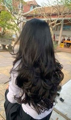 Long Layer Dark Brown Hair, Long Hair Haircut With Layers, Long Layers Haircut Black Hair, Layered Long Dark Hair, Long Layers From The Back, Extra Long Layers Haircut, Long Black Hair Blowout, Black Hair Layers Long, Long Wavy Haircut Ideas