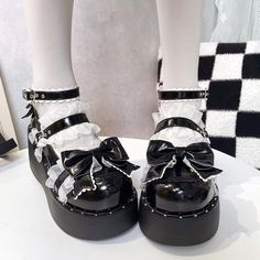 This price is for a pair of platforms only.   	 		 			Size 			34 			35 			36 			37 			38 			39 			40 		 		 			Foot Length 			22 			22.5 			23 			23.5 			24 			24.5 			25 Black Heels With Thick Bottom And Round Toe, Black Closed Toe Heels With Thick Bottom, Black Harajuku Heels For Party, Black Harajuku Closed Toe Heels, Black Harajuku Platform Heels, Black Harajuku Style Closed Toe Heels, Black Harajuku Style Platform Heels, Harajuku Style Black Platform Heels, Harajuku Ankle Strap Platform Heels