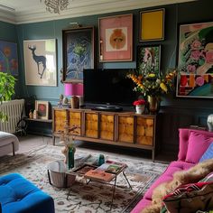 Art Behind Tv, Wallpaper Behind Tv, Teal Wall Colors, Living Room Feature Wall, Room Feature Wall, Colour Room, Apartments Interior, Large Format Art, Colorful Walls