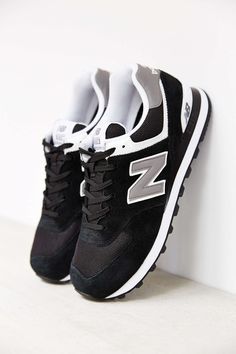 ~lilamoriarty~ Más Dark Sneakers, New Balance Trainers, Basketball Nike, Estilo Fitness, New Balance Black, Nike Basketball, Running Sneakers