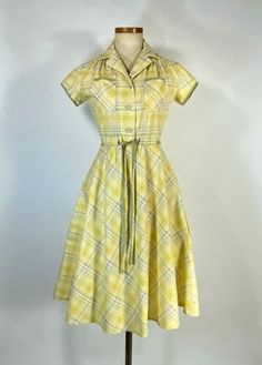 Vintage 1960's COTTON yellow & grey check plaid shirtdress with belt Petite-size | eBay 1960s House Dress, 1950s Casual Dress, 60s Dresses Vintage, 60s Fits, 1960s Clothes, Grandma Outfit, 1960 Outfits, 1960s Fashion Women, Housewife Dress