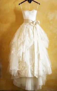 Cute Fitted Spaghetti Strap Lace Wedding Dresses Tulle Popular Tiered Modest Bridal Dresses with Bowknot Modest Bridal Dresses, Ivory Ball Gown, How To Dress For A Wedding, Lace Sash, Modest Bridal, Beach Bridal Gown, Wedding Dress Sash, Lace Wedding Dress Vintage, Lace Bridal Gown