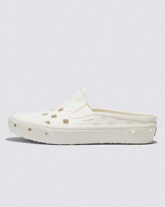 Beach Shoe, Vans Store, Jane Clothing, Vans Logo, Slip On Mules, Big Time, Beach Shoes, Mens Sweatshirts Hoodie, Summer Essentials