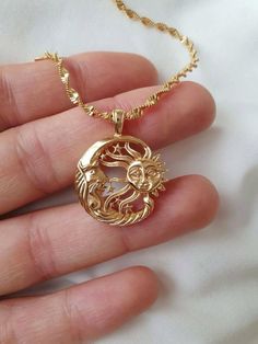 Moon Sun Necklace, Sun Moon Jewelry, Moon Magic Jewelry, Moon And Sun Jewelry, Good Necklace Jewellery, Wlw Gifts, Sun And Moon Wedding, Sun And Moon Vintage, Sun And Moon Aesthetic