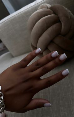 Neutral Simple Nail Designs, Short Acrylic Nails Dip Powder, Gelish Short Nails Designs, Real Nails Painted Gel, Shorties Nails Design, Clean Manicure Classy, White Base French Tip Nails, Vacation Nails Natural Nail, Classy Clean Nails