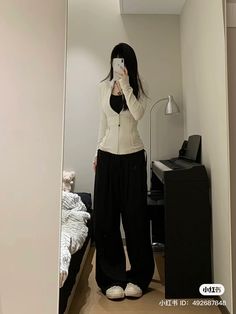 Out Shopping Outfit, Asian Outfits Korean Fashion Summer, My Mum Made It Aesthetic, Outfits For Door Shaped Women, Simple Korean Style Outfit, Korean Street Fashion Women Winter, Pretty Outfits Aesthetic Summer, Kevin Nguyen Outfit, Wide Shoulder Outfits