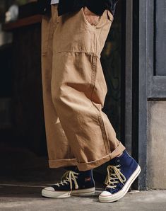 Step up your casual style game with our Corduroy High-Top All-Match Casual Men's Canvas Shoes. These kicks are designed to bring together fashion and comfort, making them a must-have addition to your wardrobe. Available in brown and navy blue, these shoes offer versatility and style. Whether you're going for a classic earthy look or a cool and trendy vibe, these shoes have got you covered. The plain pattern adds a touch of simplicity and elegance to your outfits. Crafted with high-quality cordur Men Minimalist Fashion, Navy Blue Shoes, Mens Canvas Shoes, Casual Flat Shoes, Leather Wedge Sandals, Fashion Seasons, High Top Shoes, Retro Stil, Men Shoes Size