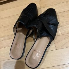 Size 10- Brand New Never Worn. Super Cute! Boutique Brand. Smoke And Pet Free Home. Black Dress Shoes, Boutique Brands, Loafer Flats, Flat Shoes Women, Dress Shoes, Super Cute, Loafers, Black Dress, Brand New