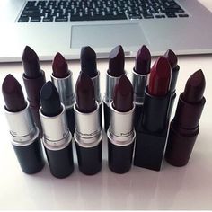 Mac. Gothic lipstick. Makeup Reference, Mac Lipstick Colors, Kylie Jenner Lipstick, Dark Lipstick, Makeup Tricks, Mac Makeup, Lip Art, Mac Lipstick, Makeup Goals