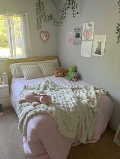 Simple Bedroom Aesthetic Ideas, Aesthetic Coquette Bedroom, Adelalala Room, Cute Kawaii Room Ideas, Simple Pink Room Ideas, Blush Room Decor Bedroom Ideas, Girly Room Decor Ideas Bedrooms, Cute Twin Beds, Cute Girly Room Ideas