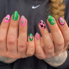 Mix N Match Nails, Nail Printemps, Miss Match Nails, Pink And Black Nail Art, Green And Pink Nails, Cosmo Nails, Checkerboard Nails, Match Nails, Mix Match Nails