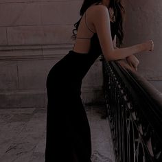 Photo of a faceless woman in a black dress. Mafia Wives, Badass Aesthetic, Rich Girl Aesthetic, Valentine Photography, Art Style Inspiration, Feminine Aesthetic, Rich Girl, Black Aesthetic, Outfits Aesthetic