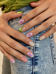 Ig: @havamal.nails Natural Length Nail Designs, Funky Short Nails Art Designs, Redbull Nails, Gelish Inspo, Super Short Nail Designs, Gelx Inspo Nails, Collage Nails, Japanese Gel Nails, Mismatched Nails