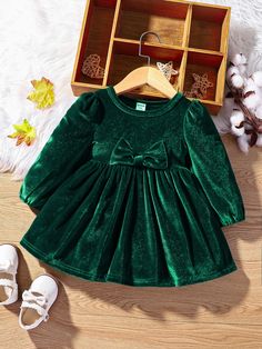 Verde  Collar manga larga Tela Liso A línea Embellished Estiramiento medio Newborn Christmas Dress, Long Frocks For Girls, Stylish Baby Girls, Toddler Christmas Dress, Christmas Dress Baby, Baby Frock Pattern, Winter Baby Clothes, Kids Dress Wear