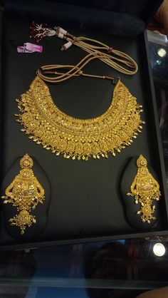 Bridal Gold Jewellery Bridal Gold Jewellery Set, Bridal Gold Necklace Set Weddings, Wedding Gold Jewelry For Bride, Gold Set For Bride, Gold Set Design 2024, Indian Gold Jewellery Set, Bridal Gold Jewellery With Price, Gold Necklace Set Bridal Indian, Gold Bridal Jewellery Indian