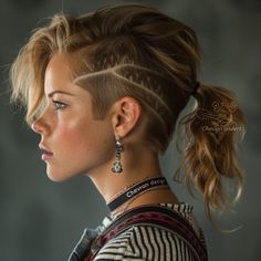 30 Undercut Hairstyle Ideas for Women Undercut Ponytail, Retro Inspired Hair, Undercut Design, Long Sleek Hair, Undercut Hairstyle, Half Shaved Hair, Shaved Side Hairstyles, Really Short Hair, Braids With Curls