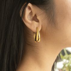 Upgrade your earring game with the Noa Talon Earrings! These playful talon-shaped stud earrings boast a unique staggered design, adding an edgy touch to any outfit. Made with jewelry-grade stainless steel, these earrings are both stylish and durable. Details: - Gold: 316L Stainless Steel, 18K Gold PVD Plated- Silver: 316L Stainless Steel Modern Metal Cartilage Earrings, Modern Metal Cartilage Earrings For Gifts, Modern Metal Cartilage Earrings As Gift, Everyday Metal Plug Earrings, Modern Metal Drop Cartilage Earrings, Everyday Metal Wrap Earrings, Modern Teardrop Stainless Steel Earrings, Everyday Stainless Steel Earrings, Modern Hypoallergenic Drop Cartilage Earrings