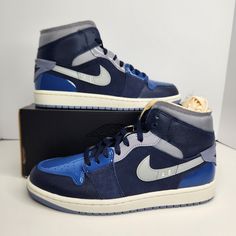 Air Jordan 1 Mid Se Craft Size 8.5 Men Obsidian/White-French Blue Sku: Dr8868-400 100% Authentic Brand New With Box (Box Has No Lid) Any Questions? Make Sure To Ask Price Firm Jordan 1 Mid Women, Jordan 3 White Cement, Air Jordan Vi, Jordan 100, Air Jordan Retro 4, Jordan 11s, Jordan Retro 6, Jordan Retro 4, Air Jordan 1 Mid Se