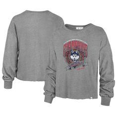 The buzzer has sounded and the UConn Huskies stand tall as 2024 NCAA Men's Basketball National Champions. Keep the celebration going long after the nets have been cut down with this Retro Midi Crop Long Sleeve T-Shirt from '47. A brilliant commemorative design ensures this piece is a slam dunk addition to any UConn Huskies collection. Uconn Huskies, Crop Long Sleeve, Slam Dunk, Mens Basketball, Stand Tall, Ncaa, Long Sleeve T Shirt, Husky, Long Sleeve Tshirt