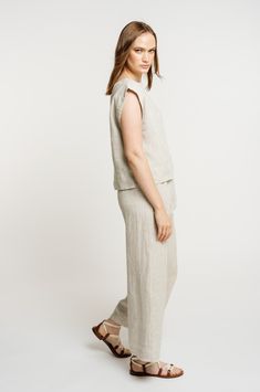 Our iconic Everyday Top is handcrafted from luxurious certified organic linen in new, Natural linen. This easy, minimalist top features a wide neckline, slightly boxy body, and mid-to-cropped length, perfect for tucking into our Everyday Crop Pant or wearing with your favorite jeans. We appreciate the natural beauty of linen's undyed color and are excited to highlight it this season in our new Natural colorway. Made with Organic Linen Lined with Organic Cotton Handmade in India Machine wash cold