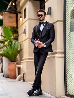 Black Slim-Fit Tuxedo 3-Piece Black Tie Attire