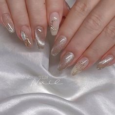 Cute Sophisticated Nails, Nail Elegant Classy, Celestial Wedding Nails For Bride, Nail Art With Gems Rhinestones, Nail Bridesmaid, Trendy Korean Nails, Ethereal Nails Aesthetic, Nail Art Elegant Classy, Gold Accent Nail Design