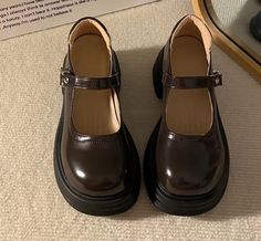 Brown School Shoes, Look 80s, Dr Shoes, Brown Shoes, School Shoes