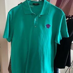 Versace Tshirt Like New M Designer Green Cotton Tops, Designer Green Cotton Shirt, Versace Tshirt, Versace Shirts, Tshirt Colors, Versace, Like New, Mens Shirts, Man Shop