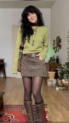 Layered Feminine Outfits, 80s Autumn Fashion, Call Fashion 2024, Scottish Inspired Outfits, 80s Green Outfit, Twee Plus Size Outfits, Light Green Purse Outfit, 70s Skirt Outfit Vintage, Library Style Outfit