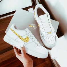 Gold Glitter Aesthetic, Shoes Af1, Glitter Aesthetic, Nike Shoes Air Force, Nike Fashion Shoes, Bridal Ideas, Gold Aesthetic, Cute Nike Shoes, Stay Gold