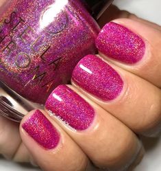 Gel Dip Short Nails, Magenta Sparkle Nails, Pink Holographic Nails, Magenta Nails, Dip Nails, Holographic Nail Polish, Dipped Nails, Make Up Your Mind, Holographic Nails