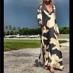 This Dress/Kaftan/Silky Cloud Is Gorgeous. I Love It So Much. I Bought It For My Birthday And Have Watched Her Sit In My Closet For Two Years So It’s Time To Release Her Back Into The Wild. She’s 100% Silk. Limited Edition Print. Size “M/L”. I’m Not Going To Negotiate On The Price. This Dress Really Is Beautiful To Me, I’ll Only Let Her Go For The Right Price. Tube Maxi Dresses, Fishtail Maxi Dress, Orchid Color, Dress With Split, Maxi Gown Dress, Midi Dress Party, Maxi Dress Formal, Long Sleeve Bodycon, Hippie Chic