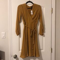 New With Tags Size 00 Casual Gold Dress For Fall, Gold Long-sleeved Dress For Work, Gold Long Sleeve Dress For Work, Long Sleeve Gold Dress For Work, Spring Long Sleeve Gold Midi Dress, Gold Long Sleeve Midi Dress For Spring, Casual Long Sleeve Gold Dress, Casual Gold Long Sleeve Dress, Gold Midi Dress For Fall