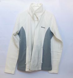 Columbia Sportswear Womens Jacket White & Gray Cross Terre Size L. Warm Jacket, Womens Fleece, White Jacket, Columbia Sportswear, Sportswear Women, The Outdoors, Classic White, Stay Warm, Nike Jacket