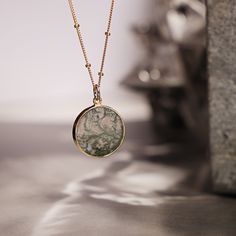 Genuine Moss Agate round circle disc necklace on 14k gold filled satellite chain / Long layering necklace / Boho look, raw natural gemstone Size: 20mm diameter Note that due to the handmade nature of these genuine stones, measurements are approximately and might vary slightly for each stone. Chain: 20 inches Chain Material: 14k Gold Filled with spring ring clasp. Bail of the pendant is Vermeil Gold (14k gold plated over Sterling Silver) Stone: Genuine Moss Agate Arrives in giftbox. Made in the U Necklace Moss Agate, Moss Jewelry, Layered Necklaces Boho, Moss Agate Necklace, Moss Agate Jewelry, Agate Pendant Necklace, Store Jewelry, Round Circle, Agate Jewelry