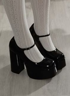 Dolly Shoes Aesthetic, Coquette Heels, Mary Jane Shoes Outfit, Cute Heels, Girly Shoes