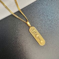 925 Sterling Silver, Egyptian Custom 18K Gold Pendant Personalized with name in Hieroglyphic, Handmade Egyptian Jewelry MATERIAL *18k gold plated / 925 Sterling Silver *Does not tarnish or turn green and cause allergies *Does not tarnish or turn green and cause allergies COLOR * Silver * Gold * Rose Gold GIFT BOX *Each order will come in Jewellery Box. SHIPPING *It is a unisex necklace and a unique gift for men, women and even children. *Our products are specially prepared for you in our workshop in a hygienic way. *Apart from these, you can send all your questions you want to ask via Message .. Thanks .. Symbolic Stamped Gold Jewelry, Gold Stamped Spiritual Jewelry, Gold Stamped Nameplate Jewelry, Minimalist Diamond Rings, Rose Gold Gifts, Gold Gift Boxes, Egyptian Jewelry, Unique Gifts For Men, Unisex Necklace