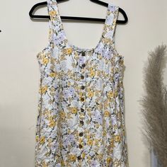 American Eagle Button Front Mini Floral Dress Nwot Mini Floral Dress, Mini Sundress, Floral Mini Dress, Green Yellow, Sundress, Floral Dress, American Eagle Outfitters, American Eagle, Mini Dress