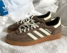 Brown Samba Outfit, Brown Adidas Shoes, Vintage Shoes Sneakers, Adidas Spezials, Brown Trainers